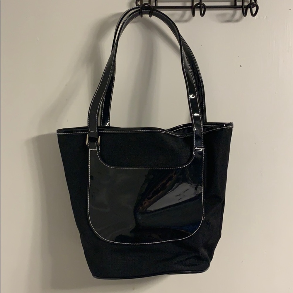 Medium Black Estēe Lauder Purse